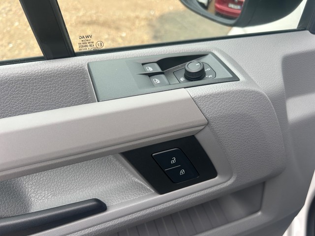 Foto 1 - Volkswagen Crafter Kasten 35 2.0TDI lang plus Hochdach FWD, Candy-Weiß