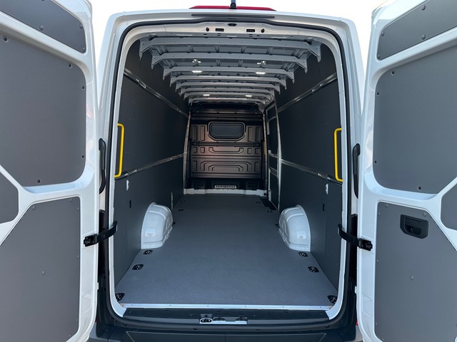 Foto 1 - Volkswagen Crafter Kasten 35 lang plus Hochdach 2.0TDI FWD, Candy-Weiß