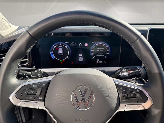 Foto 1 - Volkswagen Passat 2.0TDI DSG Elegance IQ LIGHT+AHK+ACC+NAVI, Pure White
