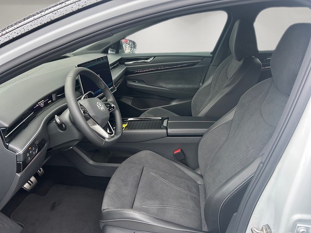 Foto 1 - ID.7 Tourer Pro S 210 kW 86kWh AHK+WÄPU+STDHZ+, Gletscherweiß Metallic
