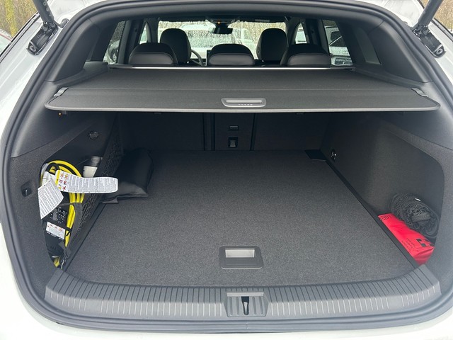 Foto 1 - ID.7 Tourer Pro S 210 kW 86kWh AHK+WÄPU+STDHZ+, Gletscherweiß Metallic