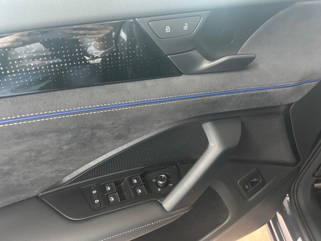 Foto 1 - Volkswagen Tayron 2.0TDI 4M R-Line AHK+PANO+STDHZ+7-SITZ++, Delfingrau Metallic