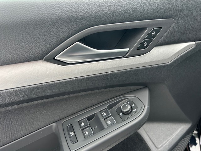 Foto 1 - Volkswagen Golf VIII Lim. 2.0 TDI Life LED+ACC+DIGIPRO+++, Deep Black Perleffekt