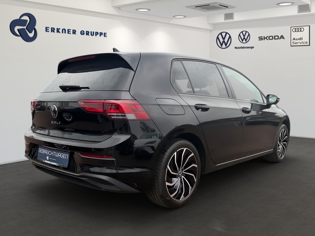 Foto 1 - Volkswagen Golf VIII Lim. 2.0 TDI Life LED+ACC+DIGIPRO+++, Deep Black Perleffekt