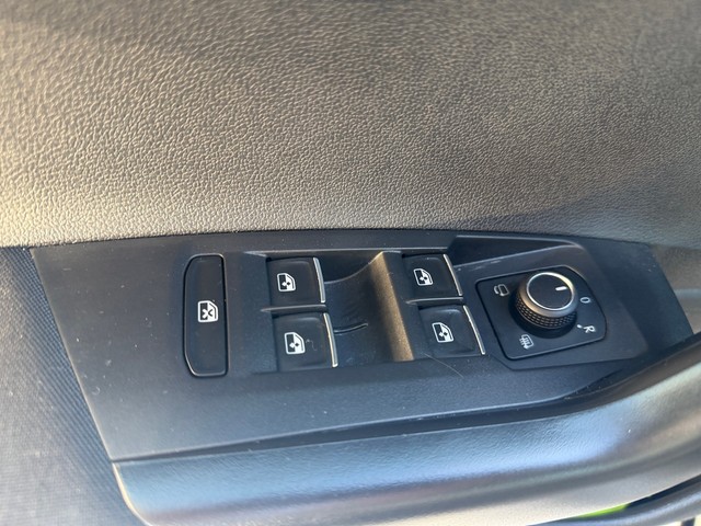 Foto 1 - Volkswagen Taigo 1.0TSI DSG R-Line LED+AHK+ACC+NAVI+DAB, Deep Black Perleffekt