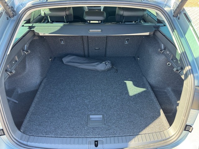Foto 1 - SKODA OCTAVIA COMBI 2.0 TDI DSG Balance +AHK+CANTON+ACC+SHZ+PDC+RFK+, Smokey Diamond-Silber Metallic