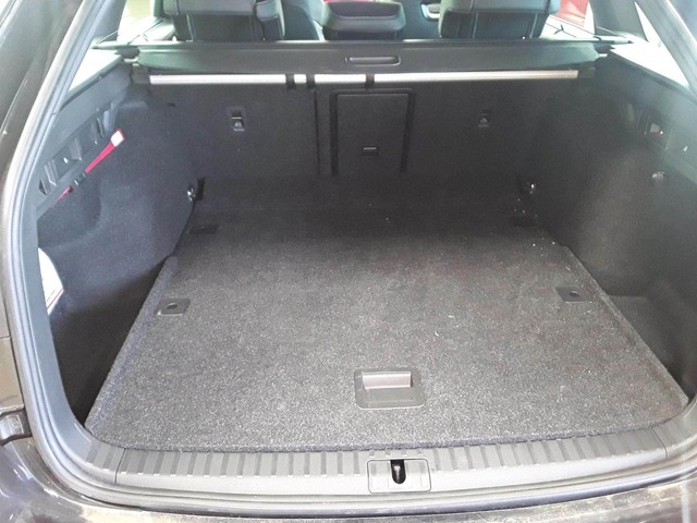 Foto 1 - SKODA OCTAVIA COMBI 2.0TDI DSG Sportline+AHK+LED+SHZ+, Schwarz-Magic Perleffekt