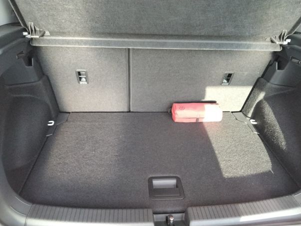 Foto 1 - Volkswagen T-Cross 1.0TSI Life +KAMERA+SHZ+ACC+NAVI+LED, Pure White