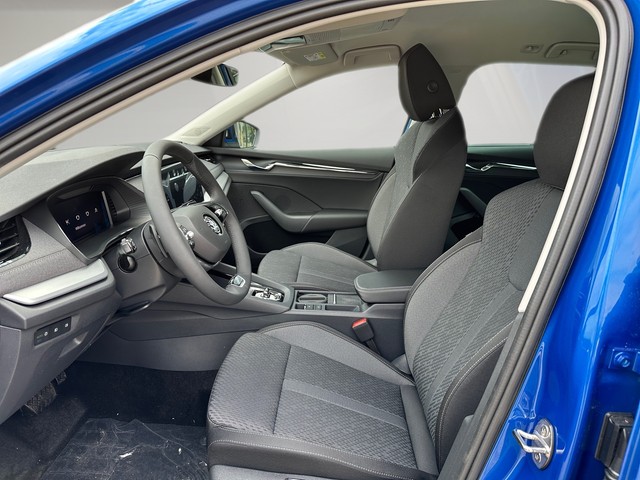 Foto 1 - SKODA OCTAVIA COMBI 1.5TSI DSG Selection Plus, Race-Blau Metallic