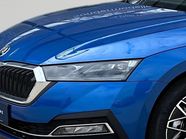Foto 1 - SKODA OCTAVIA COMBI 1.5TSI DSG Selection Plus, Race-Blau Metallic