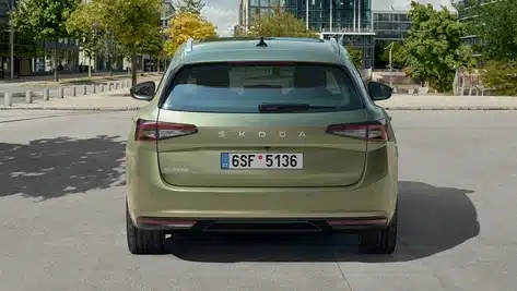 Default bp1200 1 2 1 - Erkner Gruppe - Der neue Škoda Superb